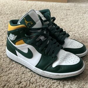 Jordan 1 mid